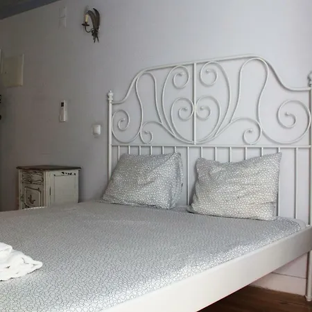 Tiles Square - Exquisite Bica Apartman *