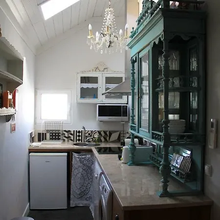 Tiles Square - Exquisite Bica Apartment